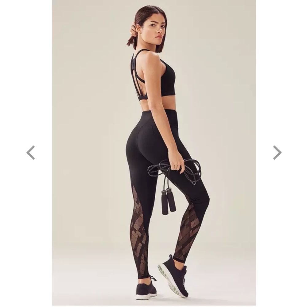 Demi Lovato Graphite (Fabletics)